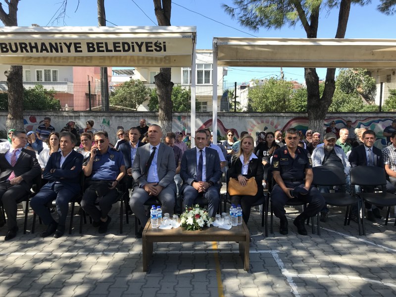 KAYMAKAM İLYAS MEMİŞ ŞEHİT AHMET ÇELİK ORTAOKULUNDA DÜZENLENEN İLKÖĞRETİM HAFTASI AÇILIŞ PROGRAMINA KATILDI  